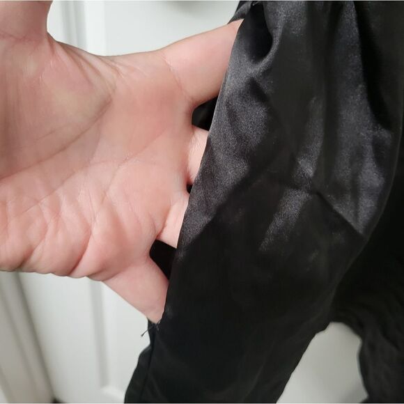 Black silky robe sz medium - Picture 4 of 7
